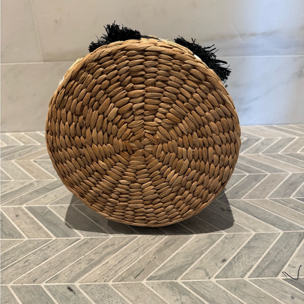 Aranaz straw tassel bucket bag - Picture 6 of 12
